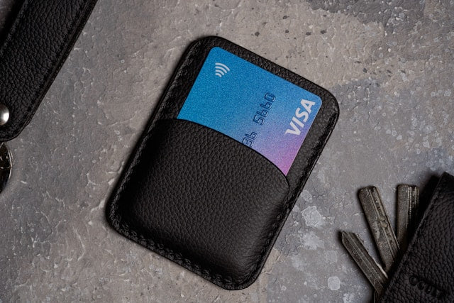 How to Clean and Maintain a Minimalist Wallet