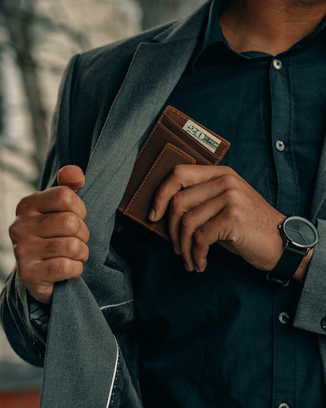 Vantor Isn’t Just a Wallet — It’s a Grown Man’s Choice